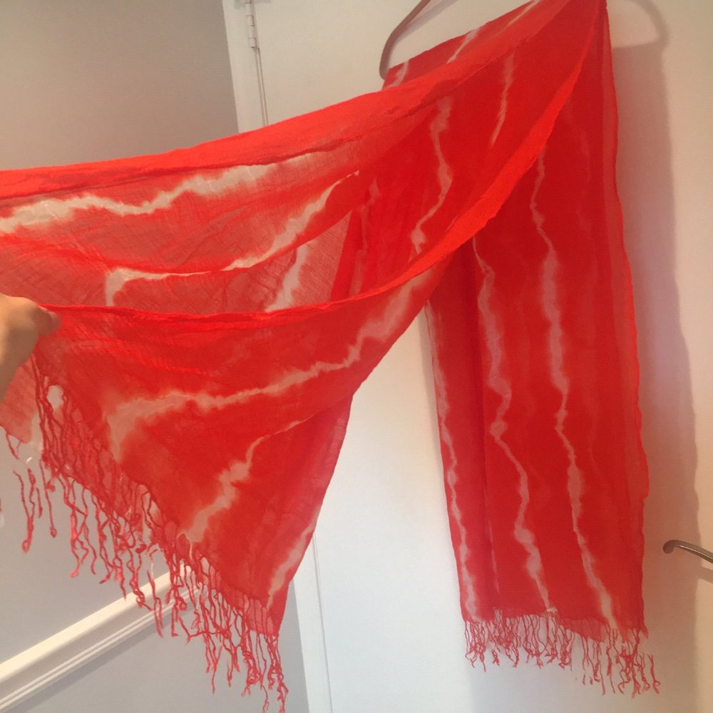 NWOT Saks Fifth Avenue 5/48 Shibori Tie Dye Scarf Sarang